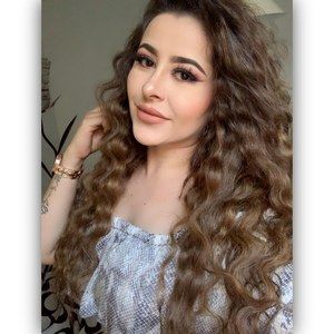 Meet your Posher, Danya